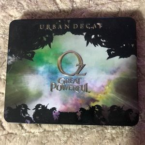 URBAN DECAY LIMITED EDITION OZ PALETTE